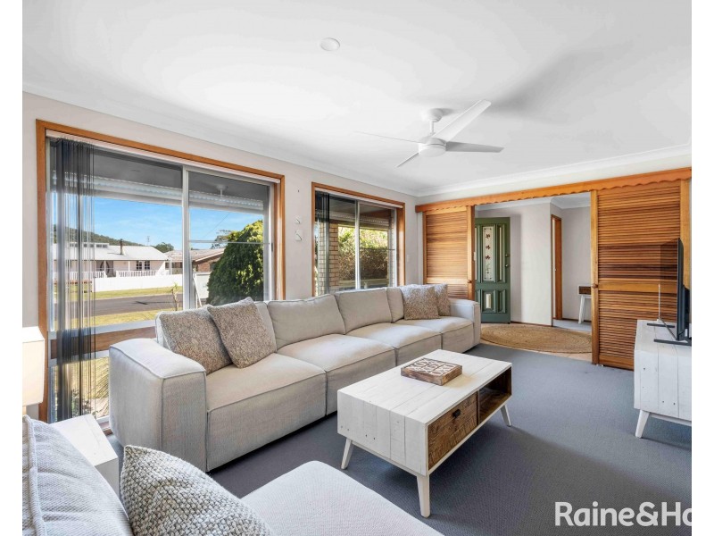 2 Oval Drive, Shoalhaven Heads NSW 2535