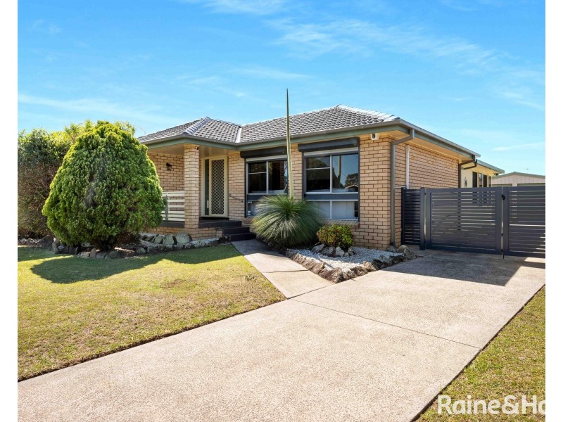 2 Oval Drive, Shoalhaven Heads NSW 2535