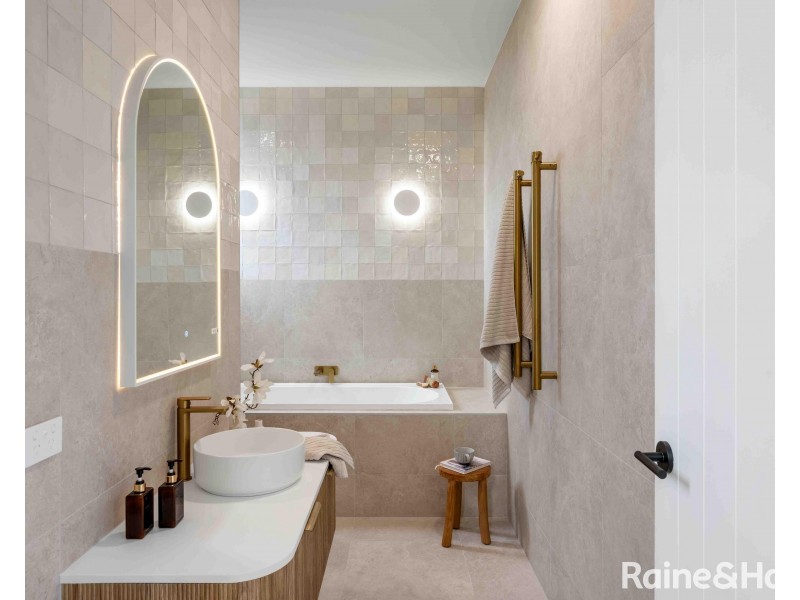 1 Explorer Boulevard, Shoalhaven Heads NSW 2535