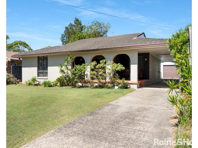 4 Bass Road, Shoalhaven Heads NSW 2535