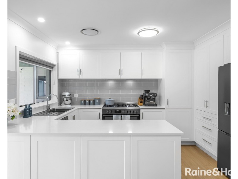 12 Bass Road, Shoalhaven Heads NSW 2535