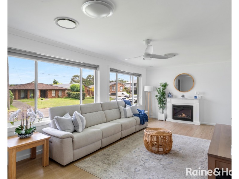 12 Bass Road, Shoalhaven Heads NSW 2535