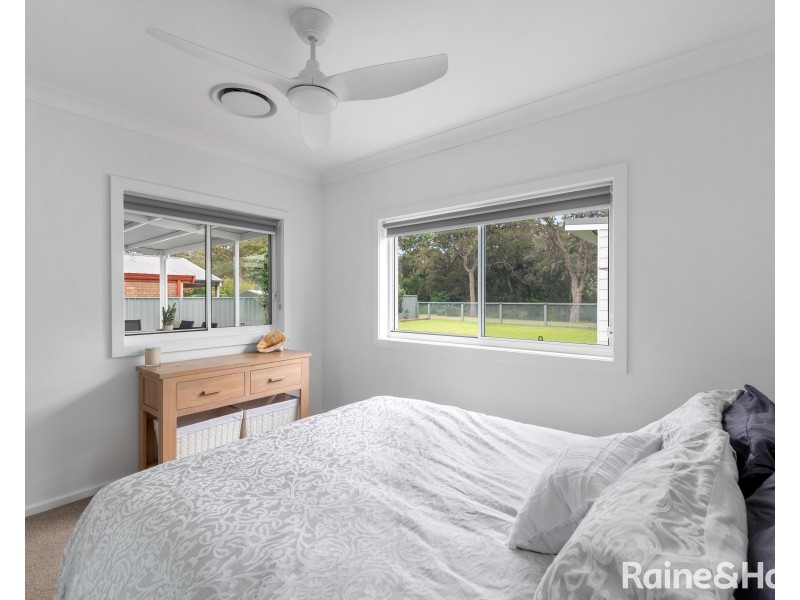 12 Bass Road, Shoalhaven Heads NSW 2535