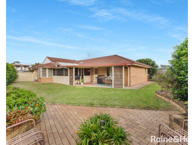 15 Oval Drive, Shoalhaven Heads NSW 2535