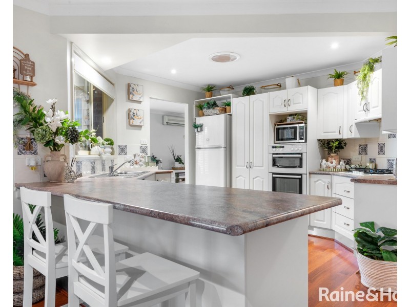 15 Oval Drive, Shoalhaven Heads NSW 2535