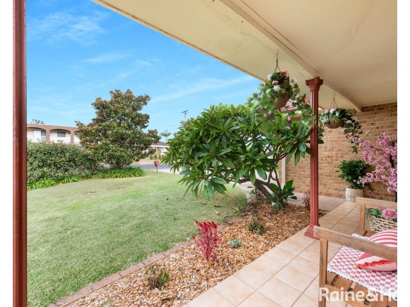 15 Oval Drive, Shoalhaven Heads NSW 2535