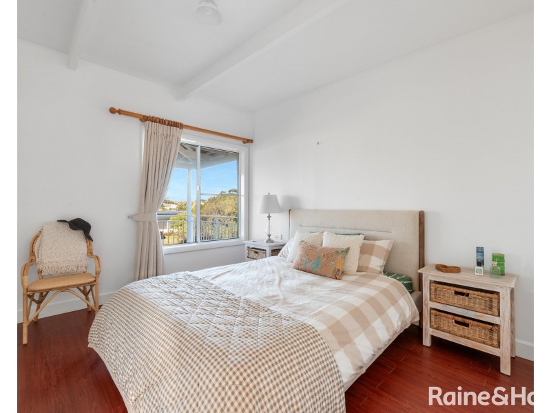 11 Woolstencraft Street, Shoalhaven Heads NSW 2535