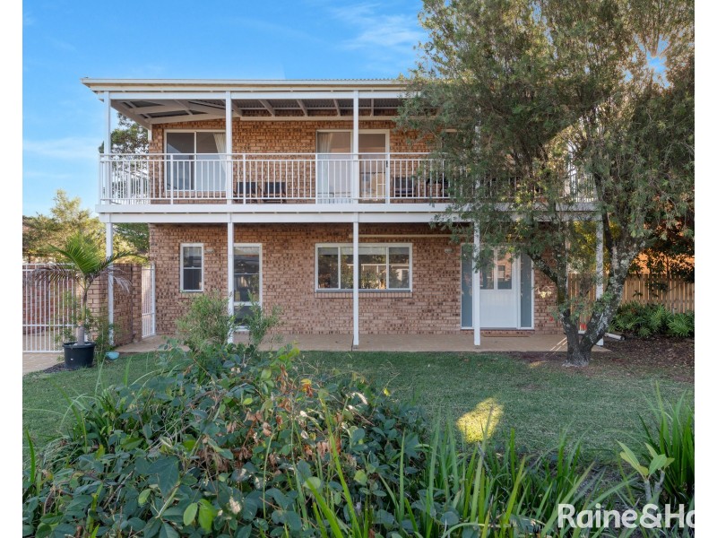 11 Woolstencraft Street, Shoalhaven Heads NSW 2535