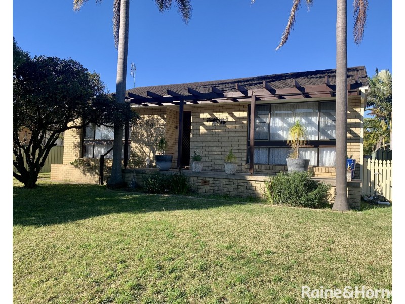 20 Oval Drive, Shoalhaven Heads NSW 2535