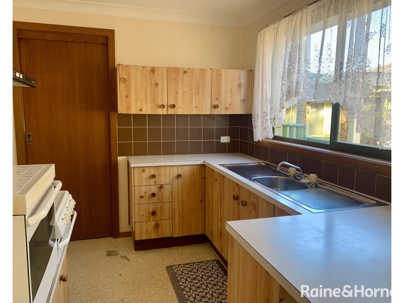 20 Oval Drive, Shoalhaven Heads NSW 2535