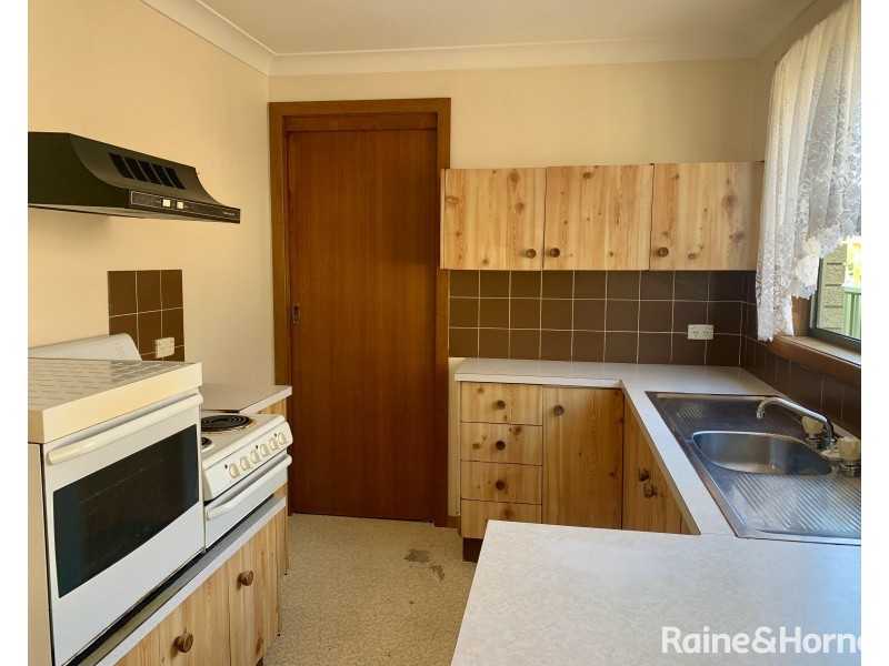 20 Oval Drive, Shoalhaven Heads NSW 2535