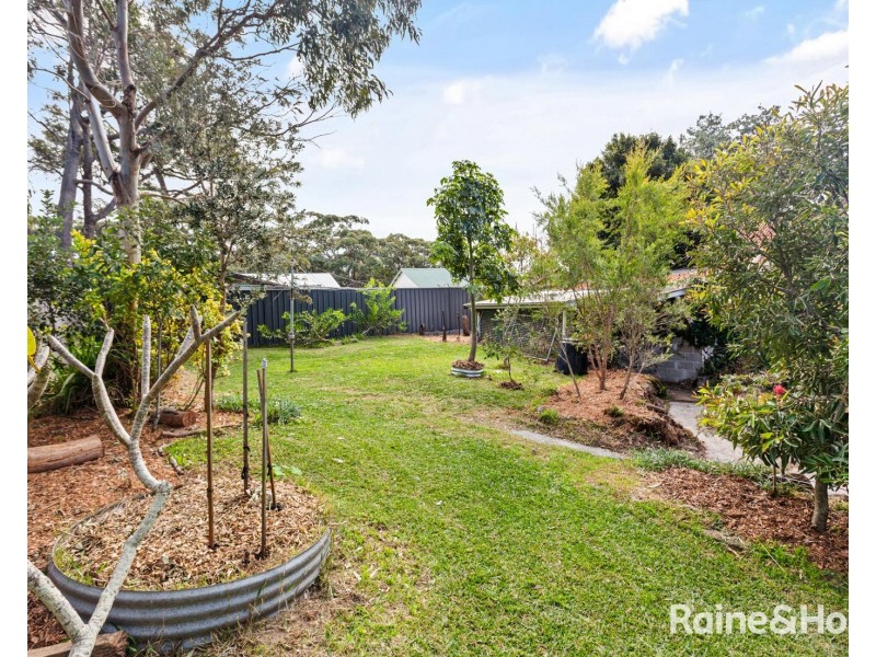 32 McIntosh Street, Shoalhaven Heads NSW 2535