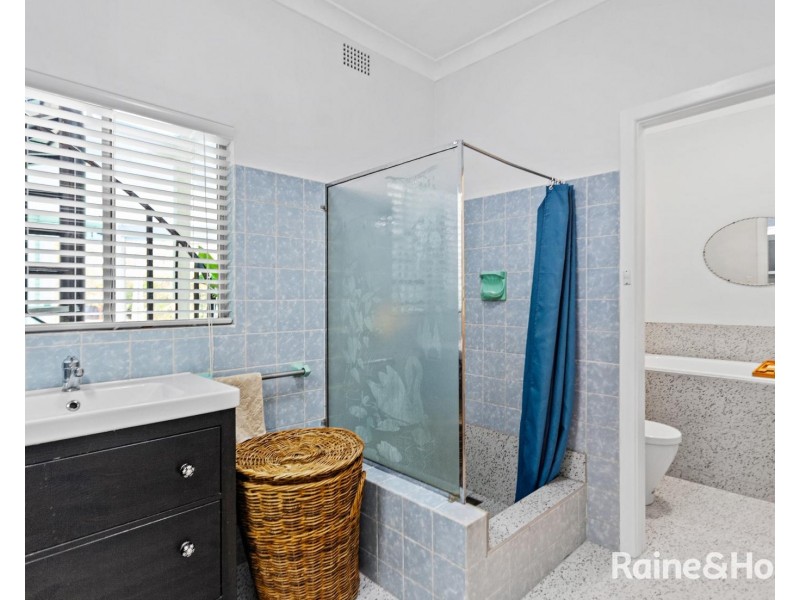 32 McIntosh Street, Shoalhaven Heads NSW 2535