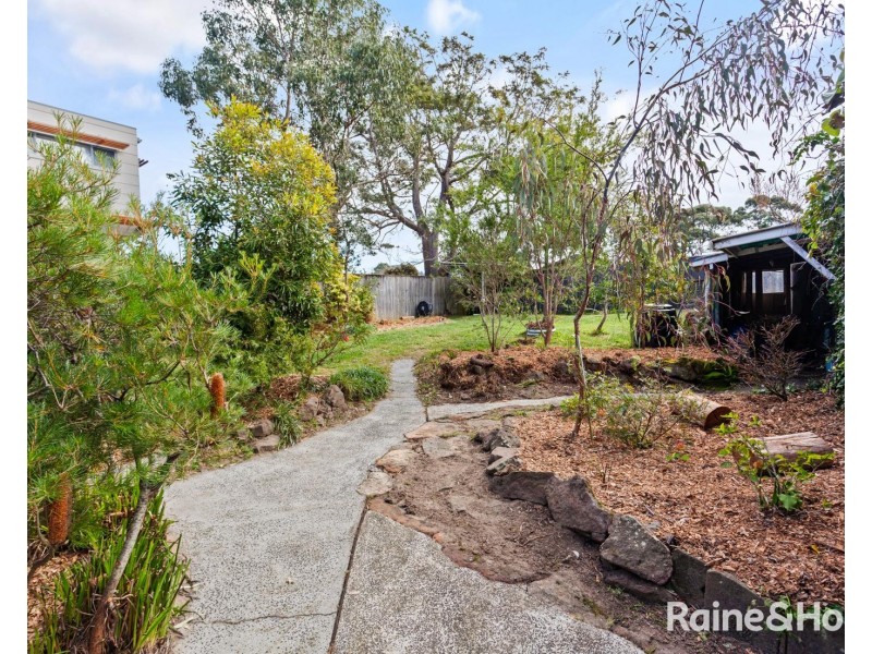 32 McIntosh Street, Shoalhaven Heads NSW 2535