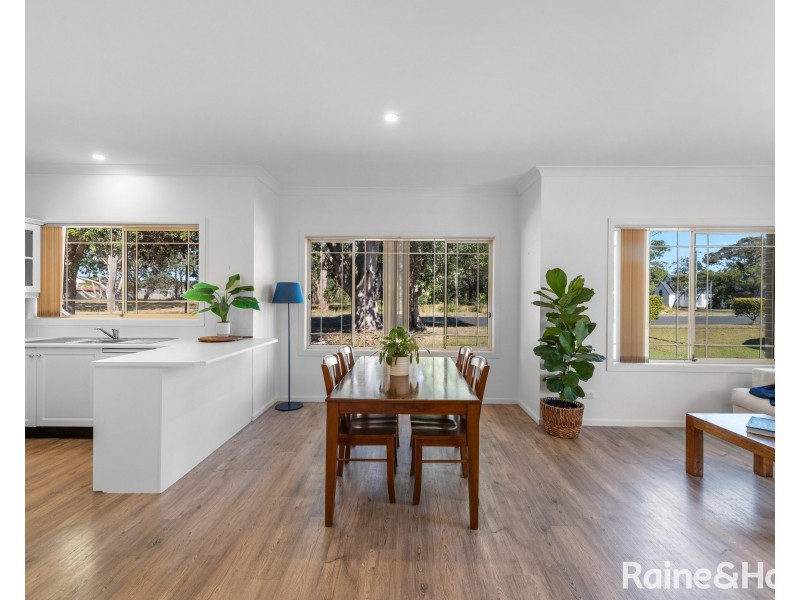 2/135 Scott Street, Shoalhaven Heads NSW 2535