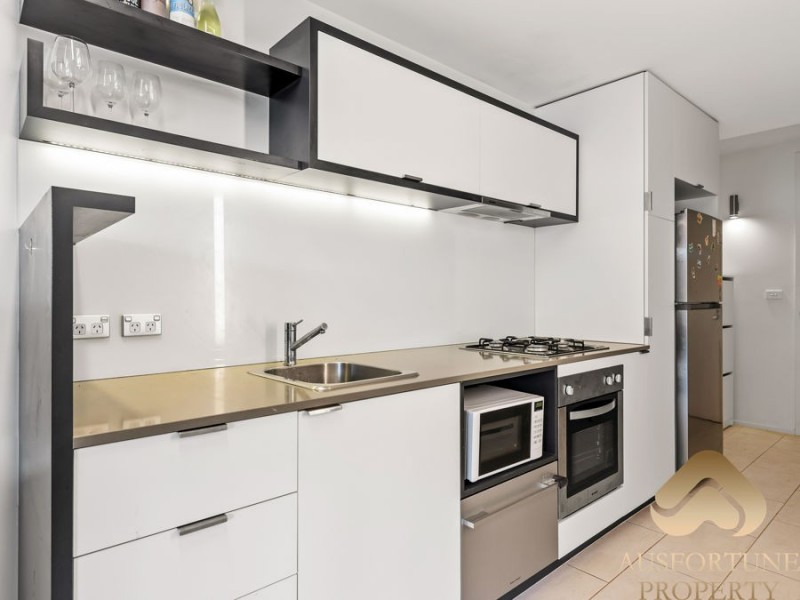 402/838 Bourke St, Docklands VIC 3008