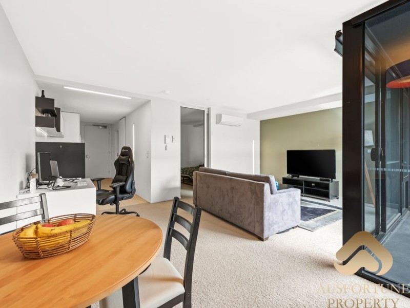 402/838 Bourke St, Docklands VIC 3008