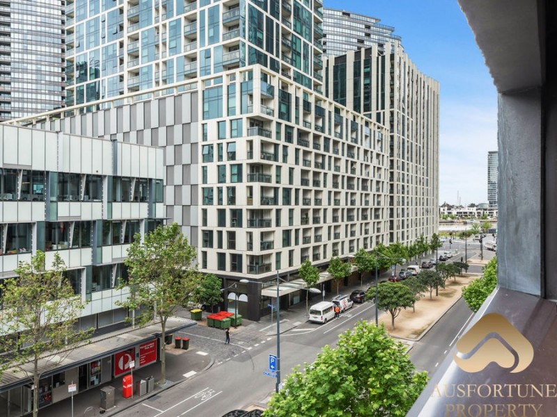 402/838 Bourke St, Docklands VIC 3008