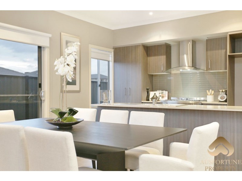 lot1009 Growling Grass Drive, Clyde North VIC 3978