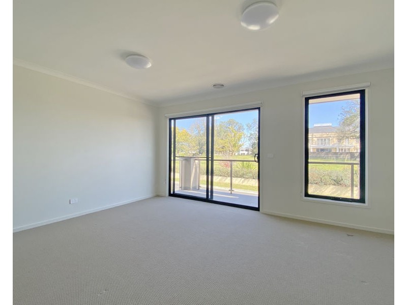 3 Rossiter Retreat, Cranbourne North VIC 3977