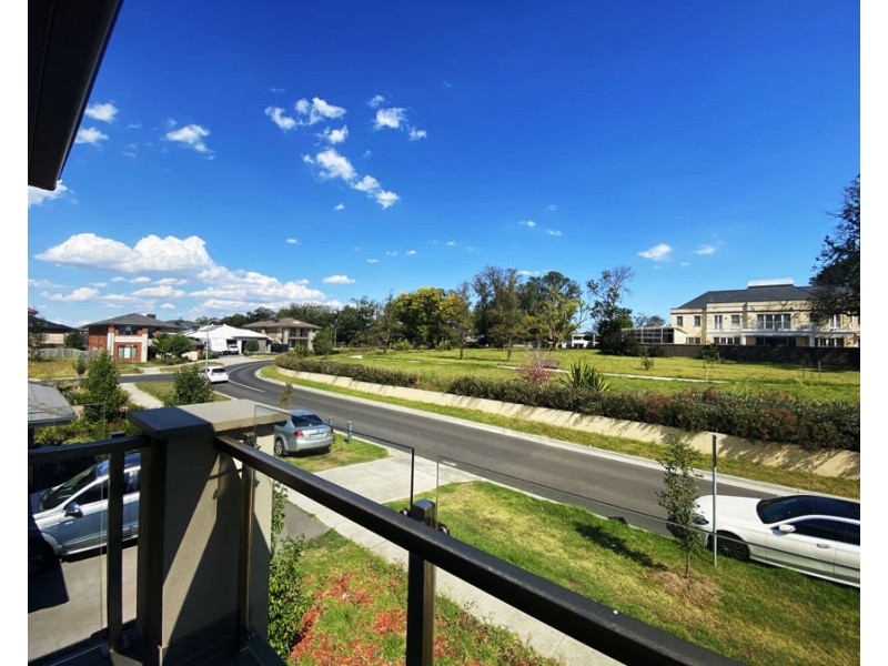 3 Rossiter Retreat, Cranbourne North VIC 3977