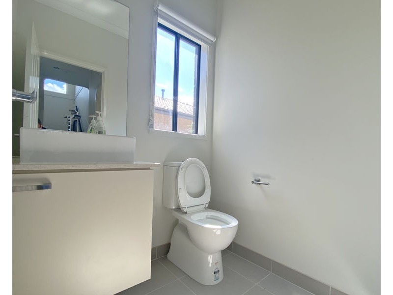3 Rossiter Retreat, Cranbourne North VIC 3977