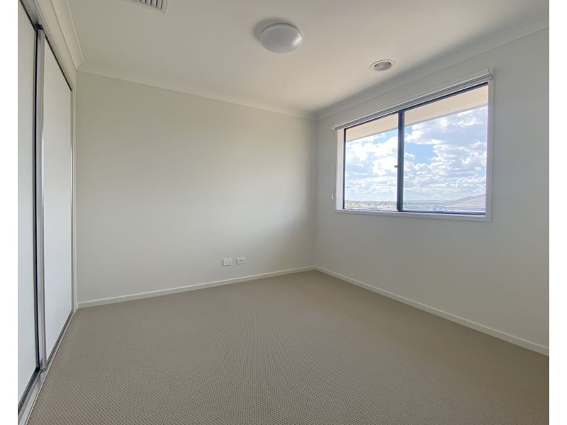 3 Rossiter Retreat, Cranbourne North VIC 3977