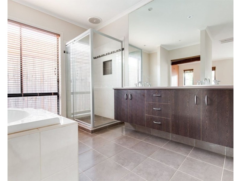 14 Dusky Crescent, Tarneit VIC 3029