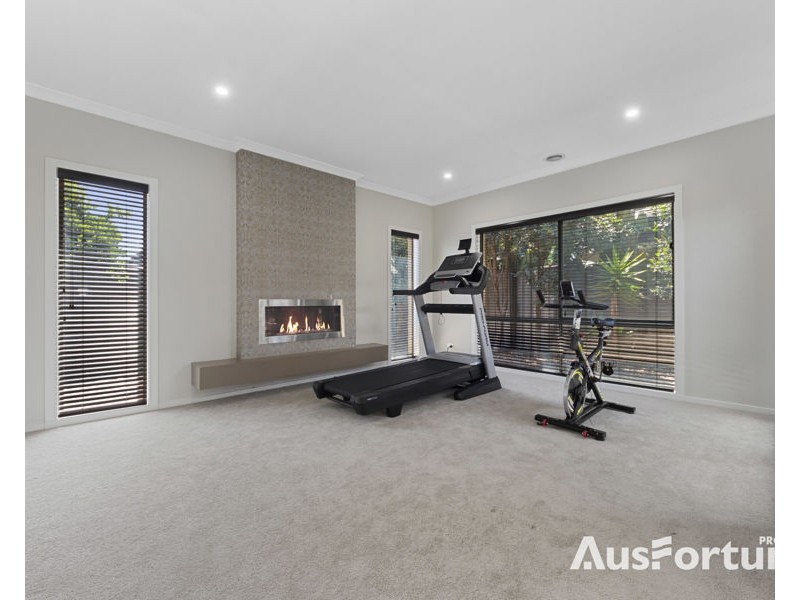 18 Bell Street, Point Cook VIC 3030