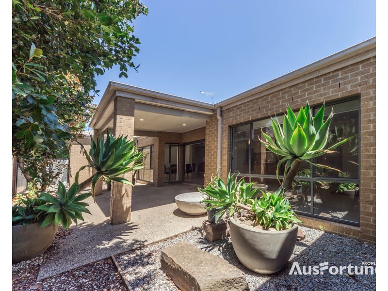 18 Bell Street, Point Cook VIC 3030