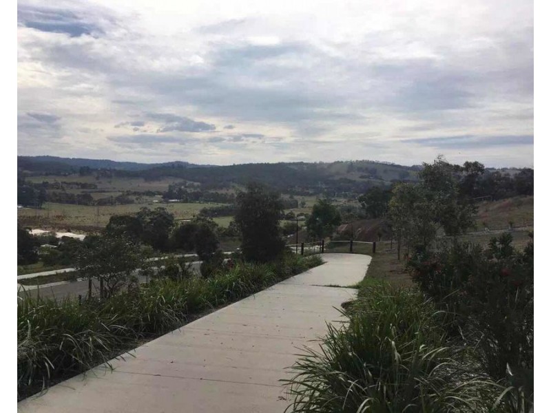 18 Solid Drive, Pakenham VIC 3810