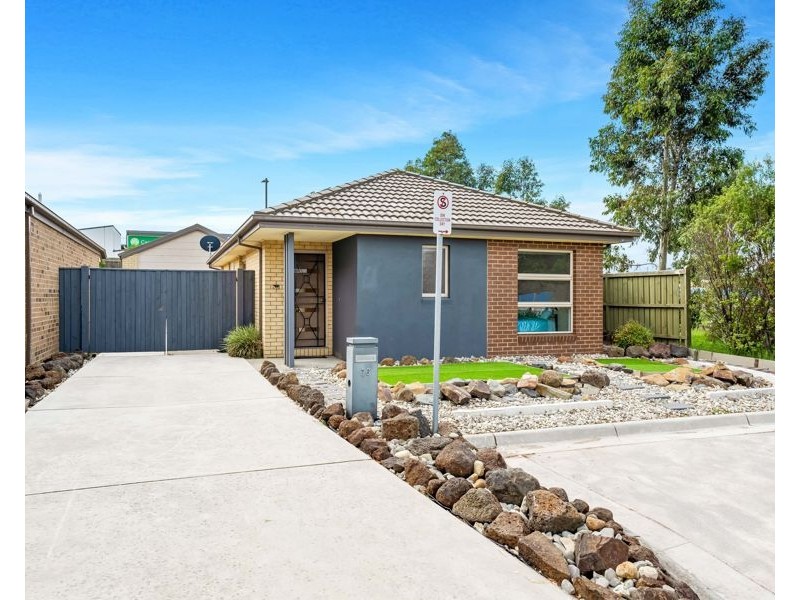 76 Aleppo Place, Cranbourne VIC 3977