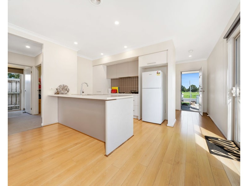 76 Aleppo Place, Cranbourne VIC 3977