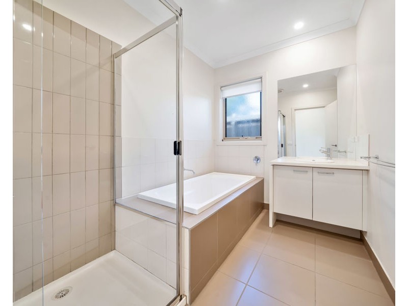 76 Aleppo Place, Cranbourne VIC 3977