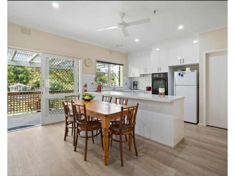 5 Glenfern Road, Ferntree Gully VIC 3156
