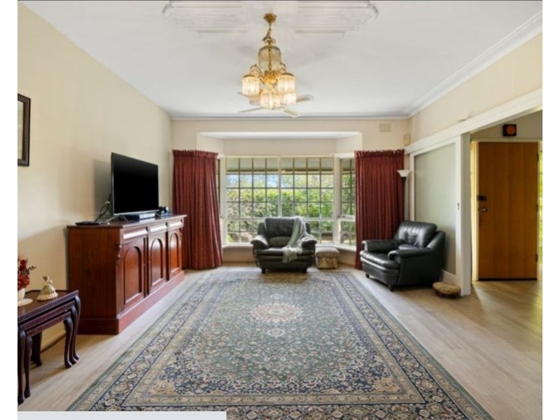 5 Glenfern Road, Ferntree Gully VIC 3156