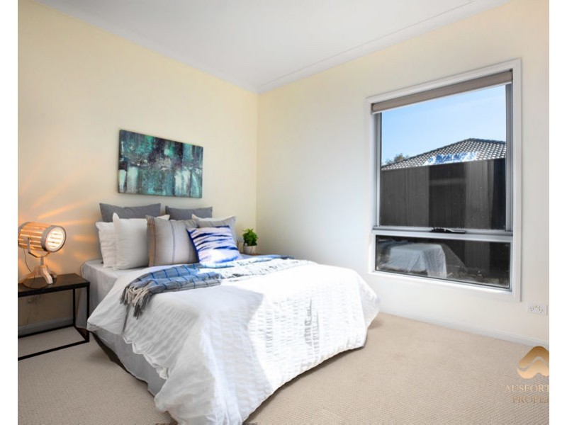 7 Chamberlain Way, Williams Landing VIC 3027
