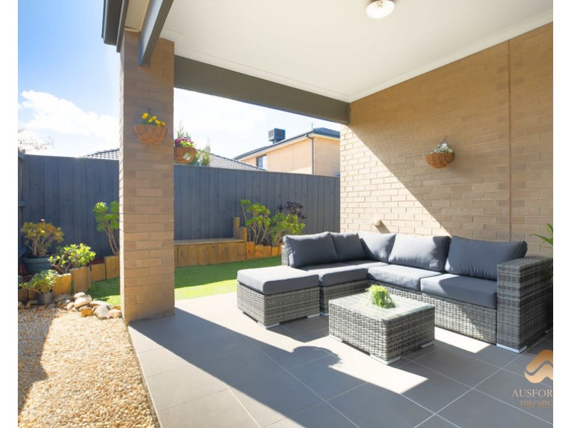 7 Chamberlain Way, Williams Landing VIC 3027