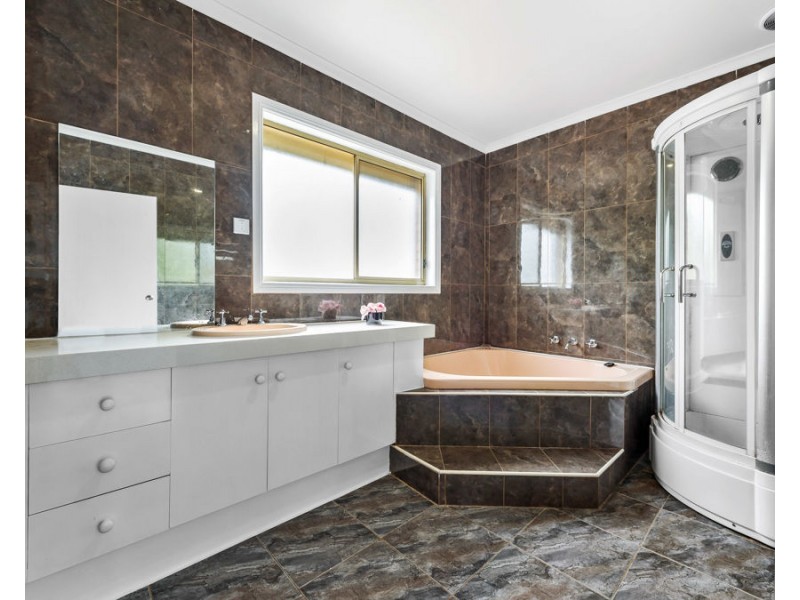 2 Attley Court, Keilor Downs VIC 3038