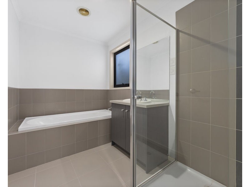 2 Edgevale Way, Tarneit VIC 3029
