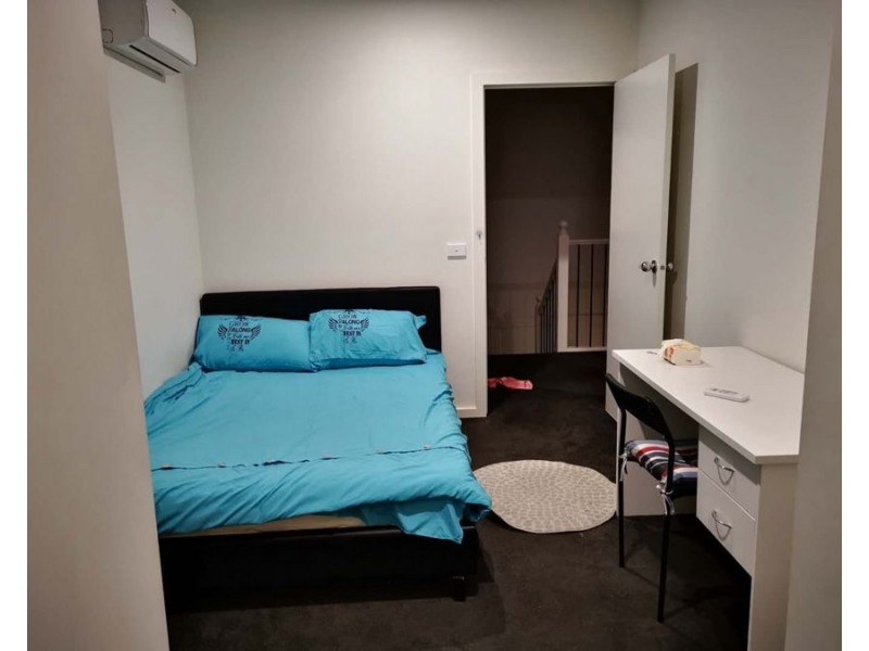 18 Koonawarra St, Clayton VIC 3168