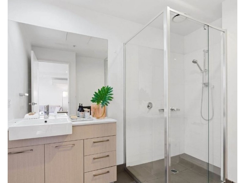 202/30 La Scala Avenue, Maribyrnong VIC 3032