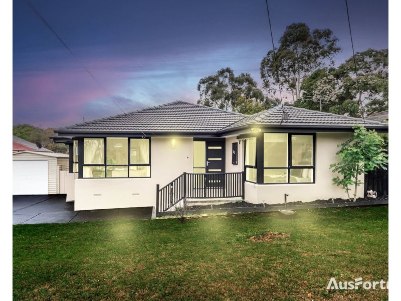 11 Myoora Drive, Mooroolbark VIC 3138