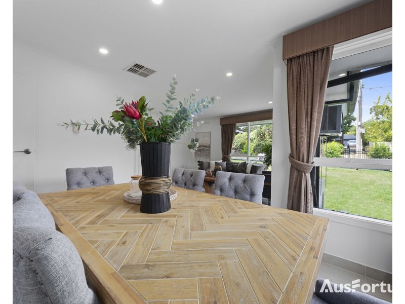 11 Myoora Drive, Mooroolbark VIC 3138