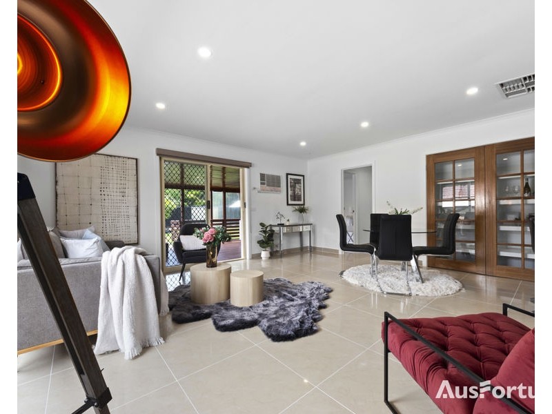 11 Myoora Drive, Mooroolbark VIC 3138