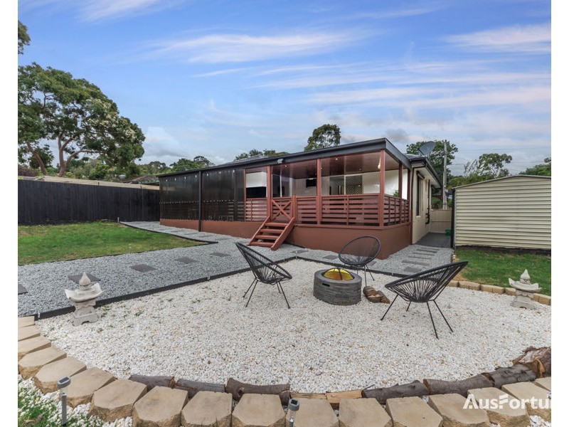 11 Myoora Drive, Mooroolbark VIC 3138