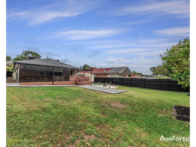 11 Myoora Drive, Mooroolbark VIC 3138