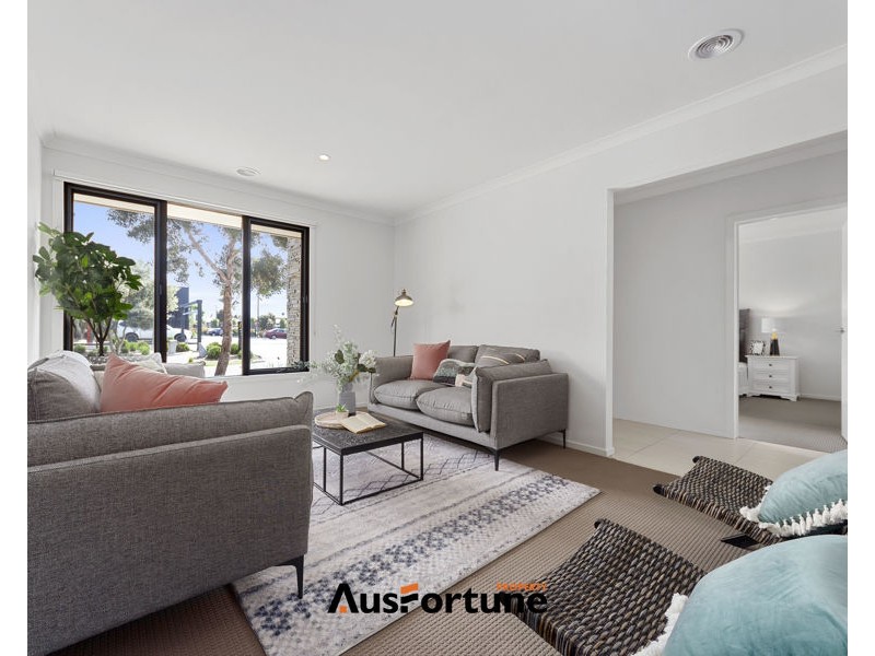 8 Pintail Street, Williams Landing VIC 3027