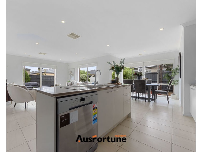 8 Pintail Street, Williams Landing VIC 3027