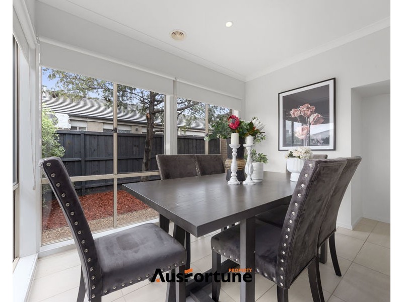 8 Pintail Street, Williams Landing VIC 3027